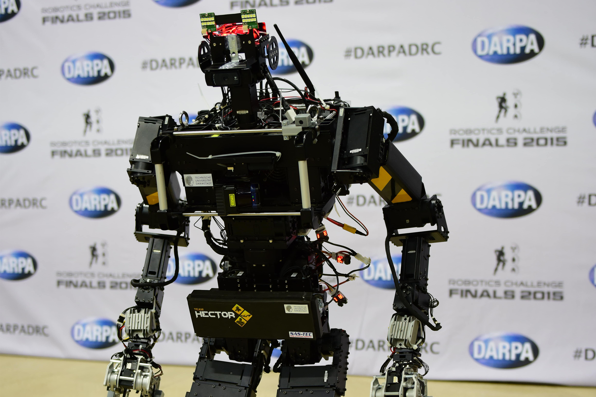 Bruxelas quer cidades-laboratório e robôs cognitivos ao serviço da indústria e da defesa